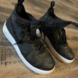 Women’s Air Force 1 Ultraforce Mid Black Size 8.5